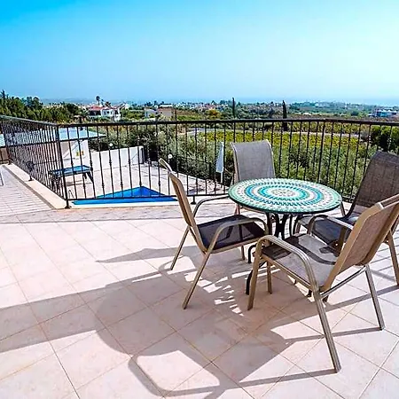 Eframia Dyo Hotel 3*