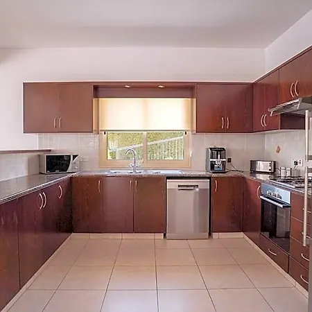 Eframia Dyo Hotel 3*