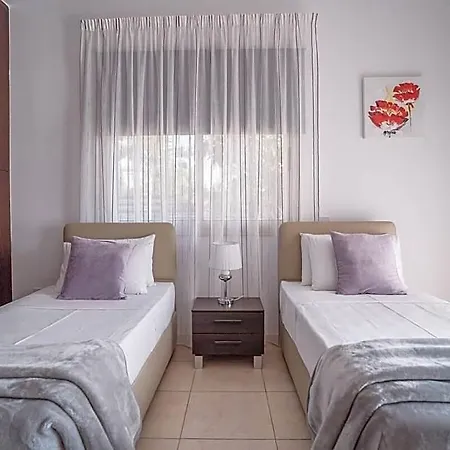 Eframia Dyo Hotel Peyia